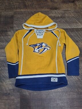 Women's Nashville Predators Hooded Hockey Pullover Sweater Size Medium